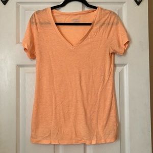 Old navy v-neck tee size small